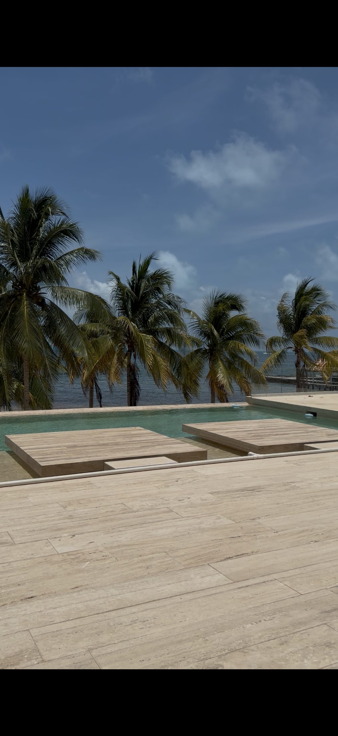Infinity pool